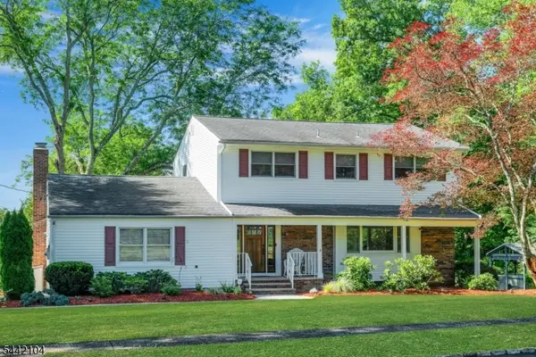 681 Chestnut St, Long Hill Twp., NJ 07980