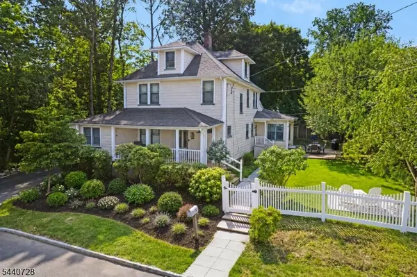34 Orchard Sq, Caldwell Boro Twp., NJ 07006