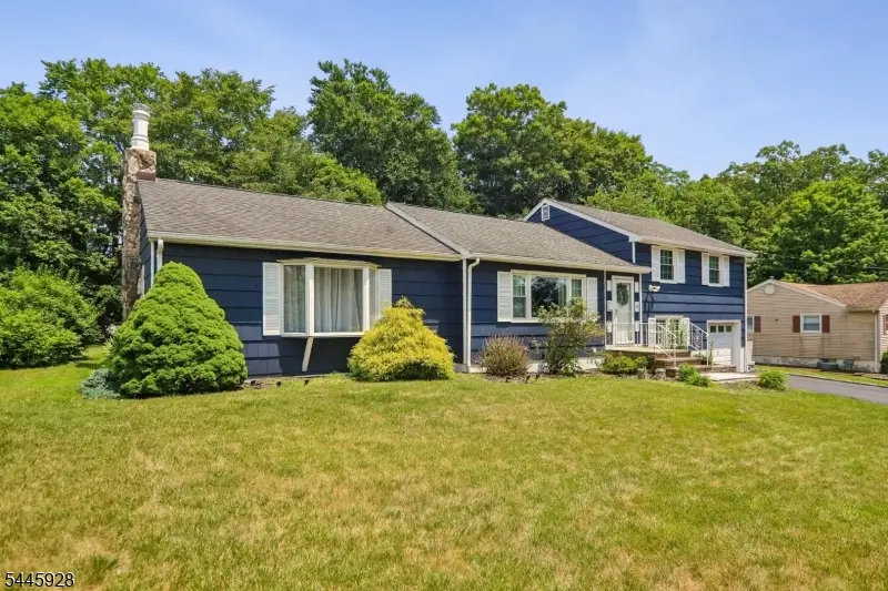 50 School Ave, East Hanover, NJ 07936 - #3