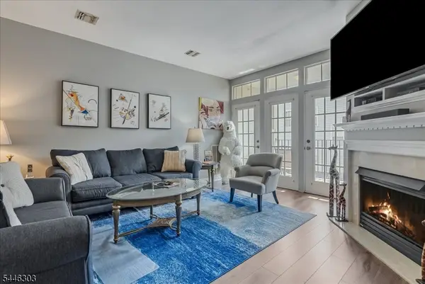 8205 Harcourt Rd #8205, Clifton City, NJ 07013