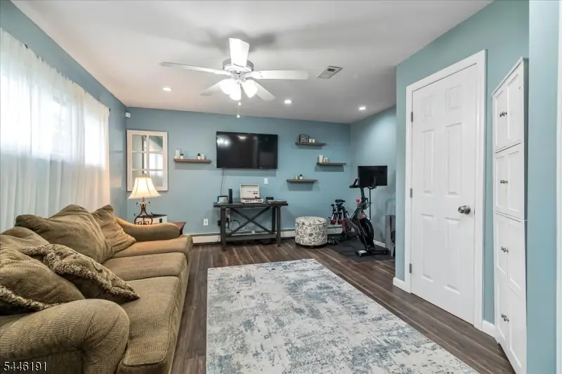 81 Summit Ave, Butler, NJ 07405 - #2