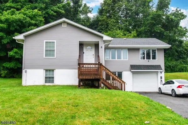 2 Glen Rd N, Vernon Twp., NJ 07422