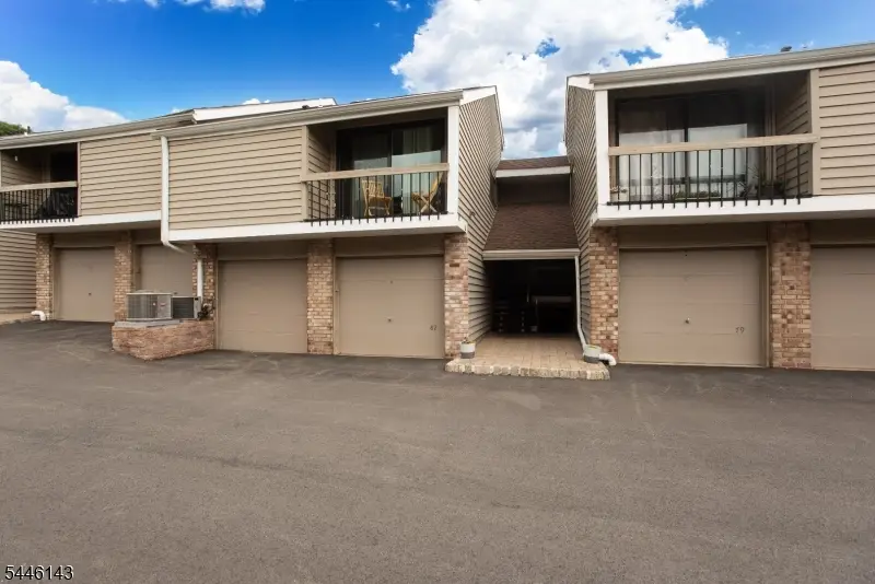 81 Overlook Dr, Union, NJ 08809 - #2