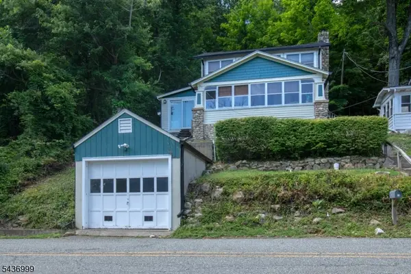 114 Lakeside Dr, Liberty Twp., NJ 07823