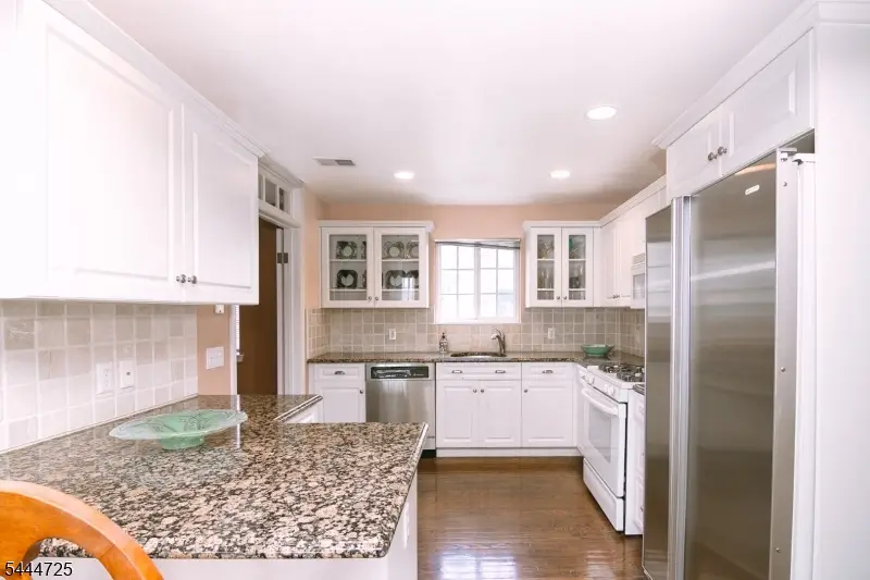 6 Whispering Way W, Berkeley Heights, NJ 07922 - #3