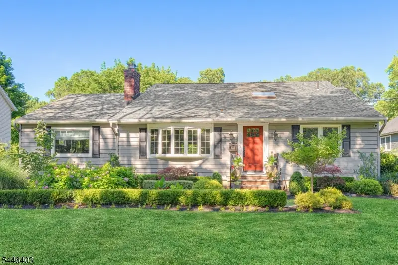 131 S Highwood Ave, Glen Rock, NJ 07452 - #1