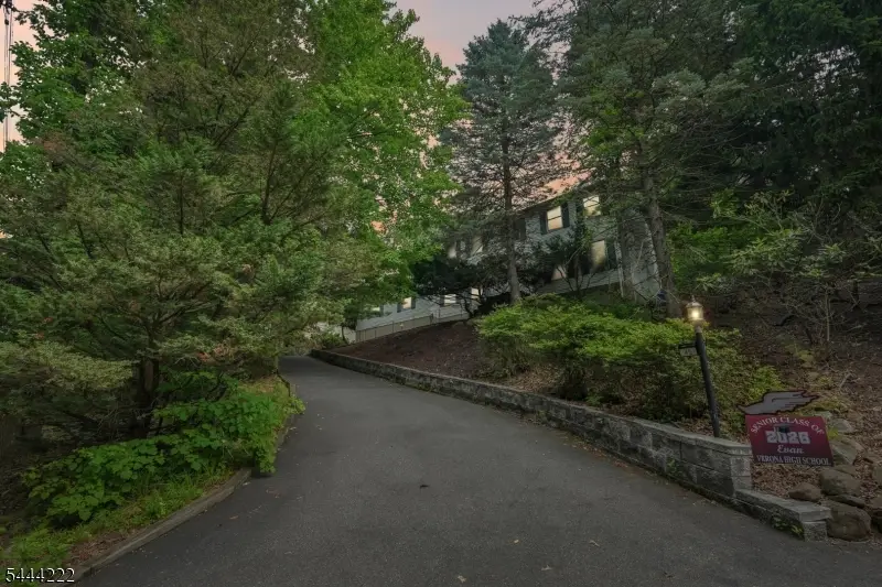 45 Fells Rd, Verona, NJ 07044 - #3