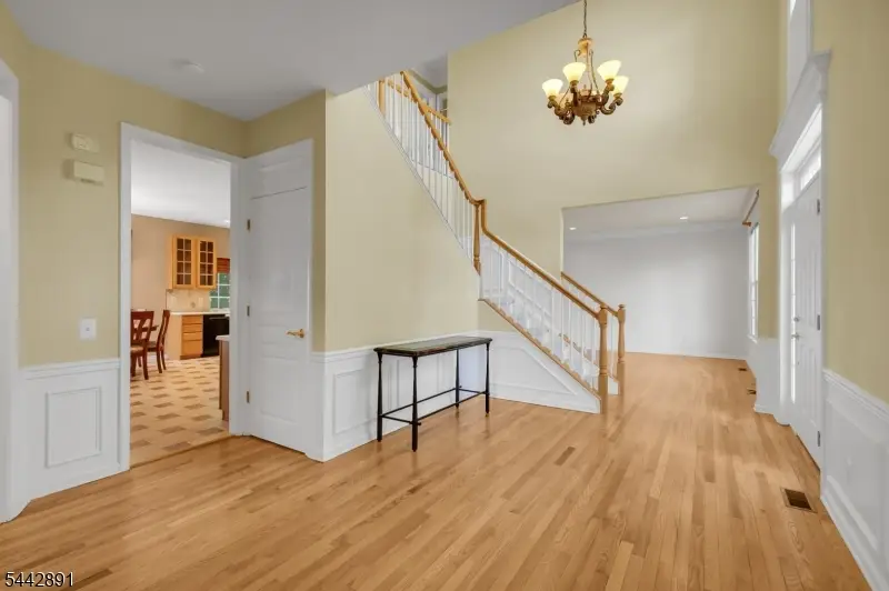 16 Bedford Dr, The Hills, NJ 07920 - #2