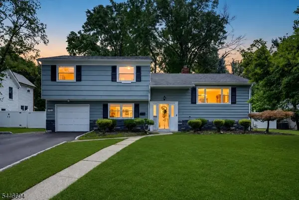 105 Summit Ct, Westfield Town, NJ 07090