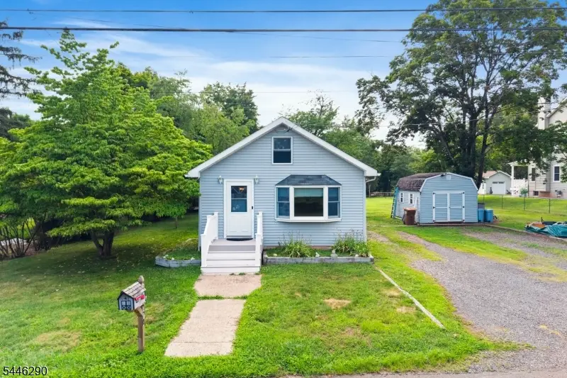 174 Maple St, Bradley Gardens, NJ 08807 - #3