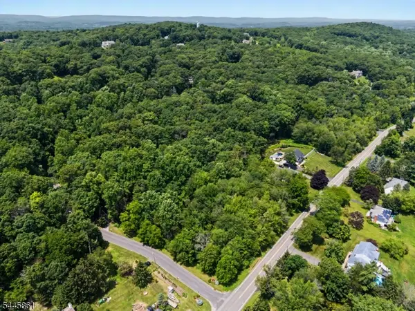 242 W Mountain Rd, Sparta Twp., NJ 07871