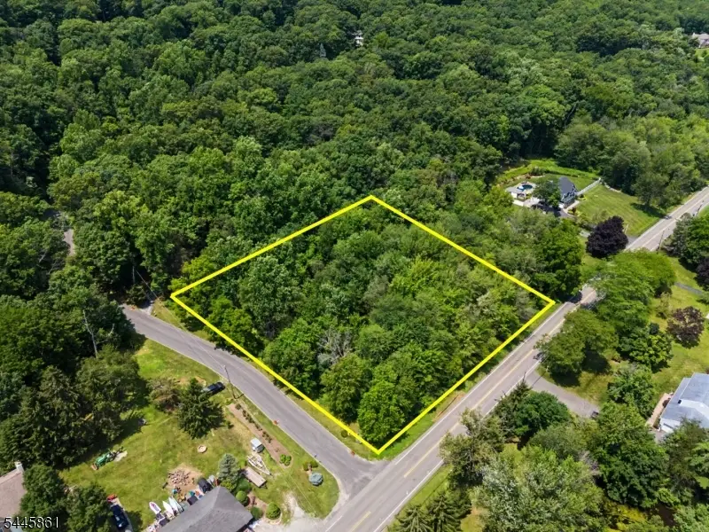 242 W Mountain Rd, Sparta, NJ 07871 - #2