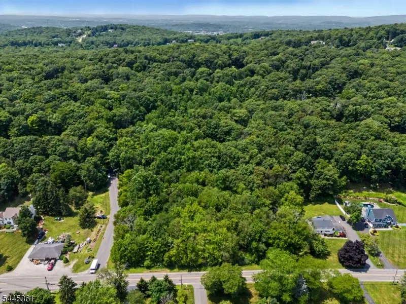 242 W Mountain Rd, Sparta, NJ 07871 - #3