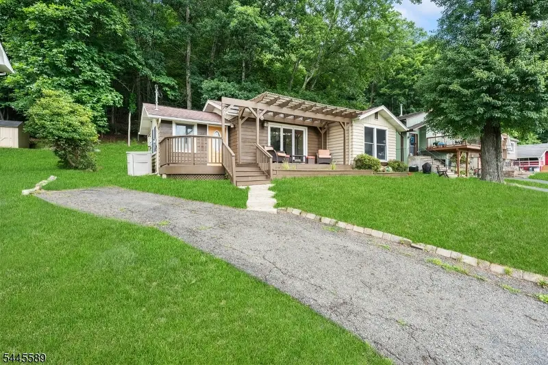112 Seneca Lake Rd, Sparta, NJ 07871 - #1
