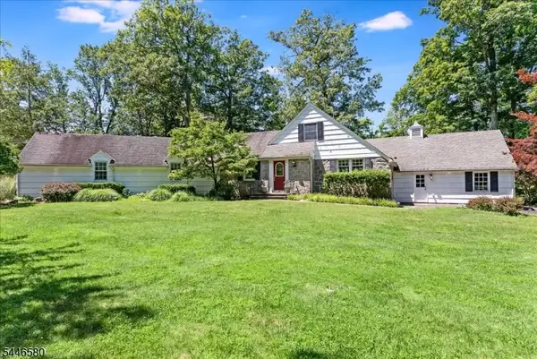 23 The Crossway, Kinnelon Boro, NJ 07405