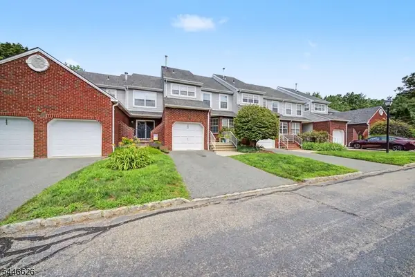 1404 Moonlight Ct, Washington Twp., NJ 07840