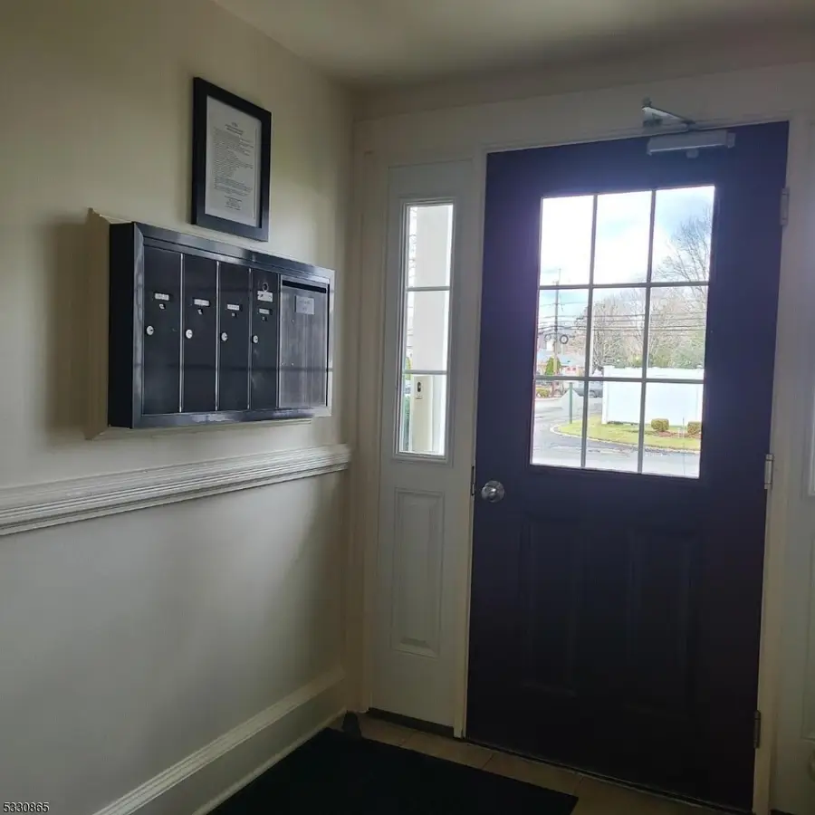 565 Grove St D-3 #3, Clifton, NJ 07013 - #2