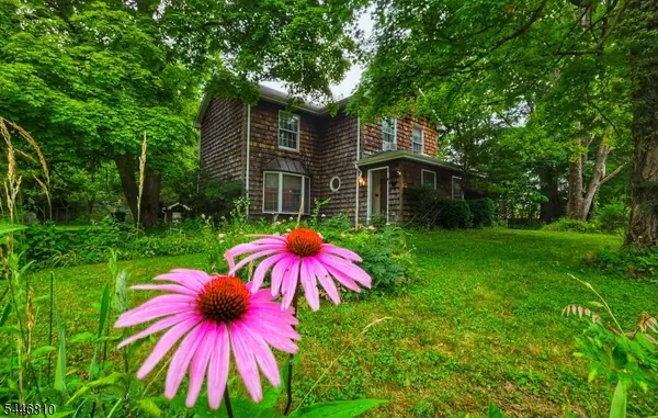 57 Grove St, Chester Boro, NJ 07930