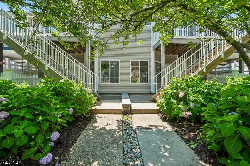92 Ashley Ct, The Hills, NJ 07921 - #2