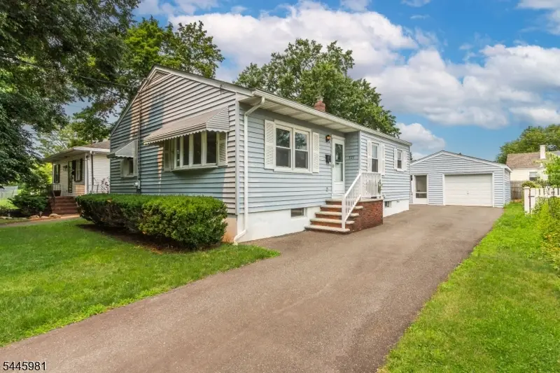 521 Dalay Pl, Bound Brook, NJ 08805 - #1