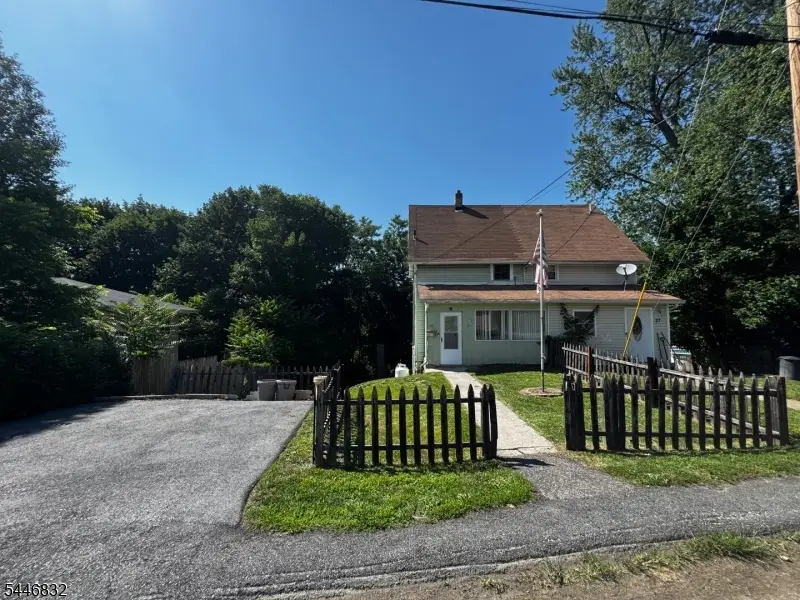 25 Sterling St, Franklin, NJ 07416 - #1
