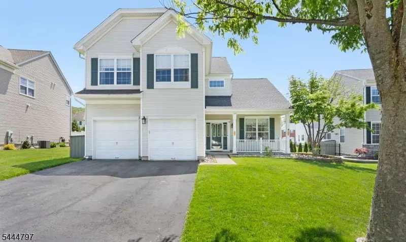 25 Rolling Rapids Ct, Hackettstown, NJ 07840 - #1