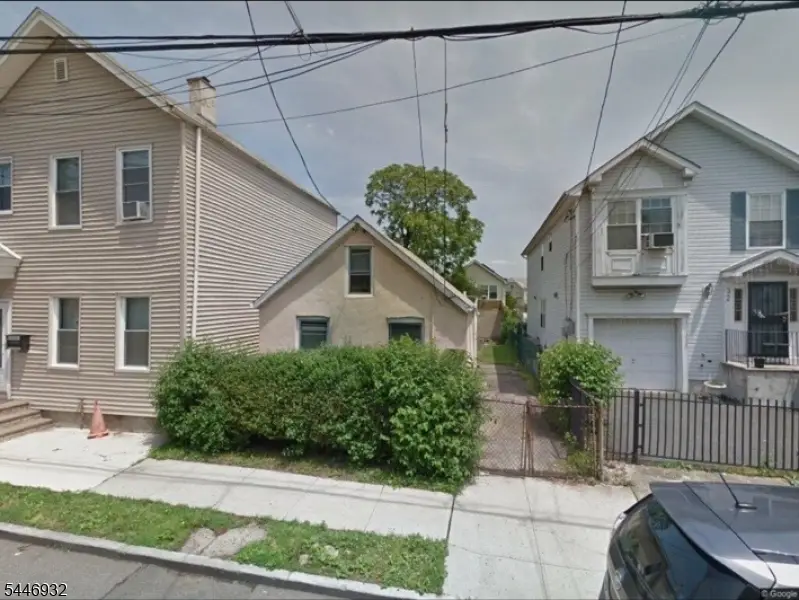 34 Holland St, Newark, NJ 07103 - #1