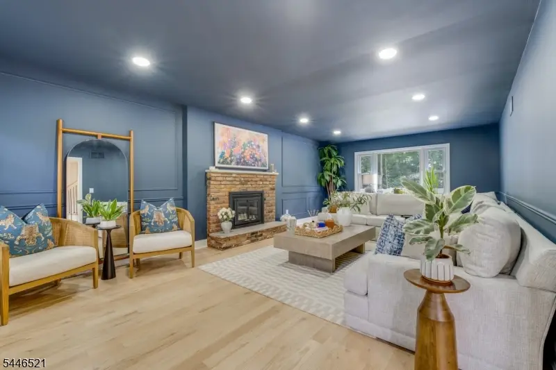 17 New England Dr, Lake Hiawatha, NJ 07034 - #2