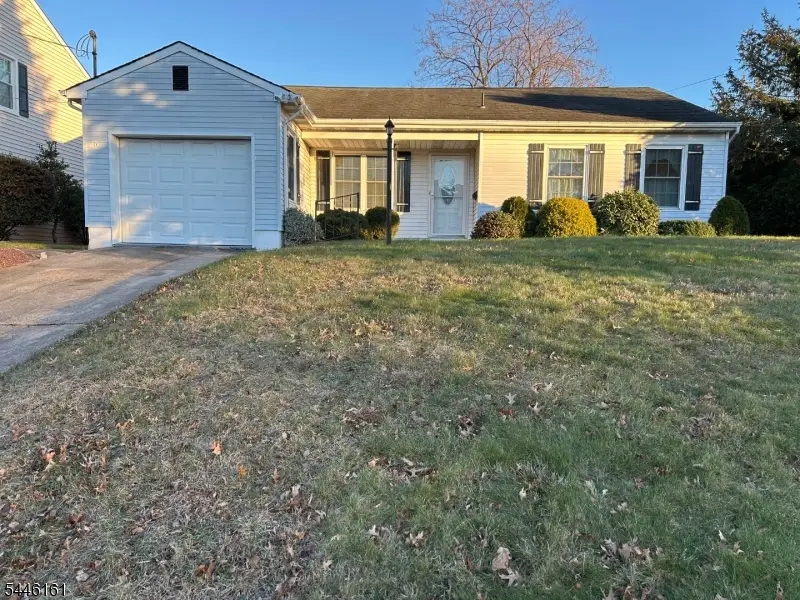 71 Dukes Rd, Rahway, NJ 07065 - #1