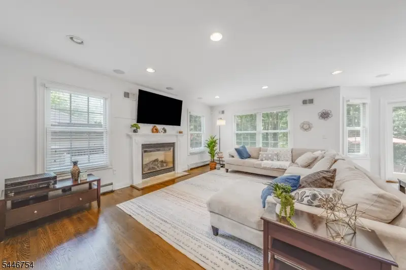 53 Maple Ave, Berkeley Heights, NJ 07922 - #2