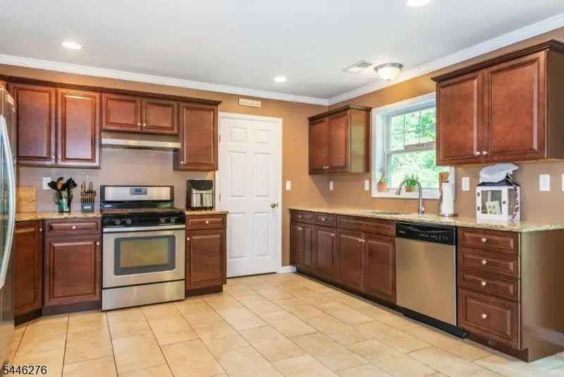 8 Spruce Dr, Green, NJ 07821 - #2