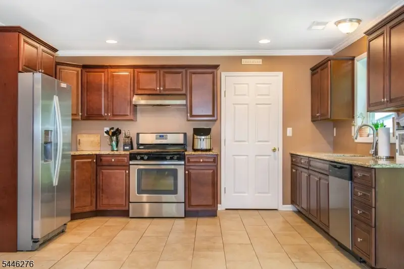 8 Spruce Dr, Green, NJ 07821 - #3