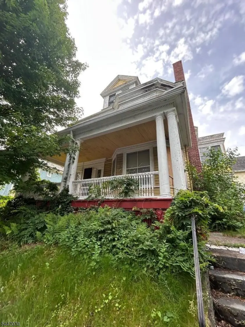 624 14th Ave, Paterson, NJ 07504 - #1