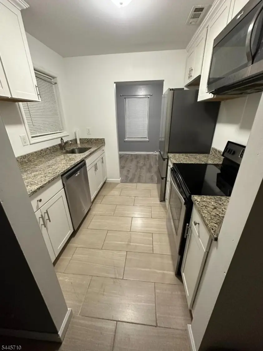 60 Almond Dr, Franklin, NJ 08873 - #1