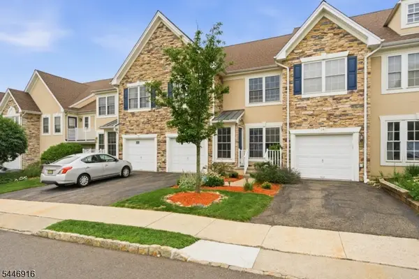 16 Magnolia Way, North Haledon Boro, NJ 07508