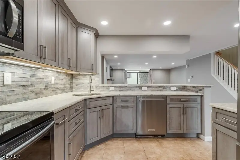 8G Dorado Dr #G, Morristown, NJ 07960 - #3