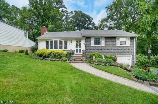 72 Lyons Pl, Springfield Twp., NJ 07081