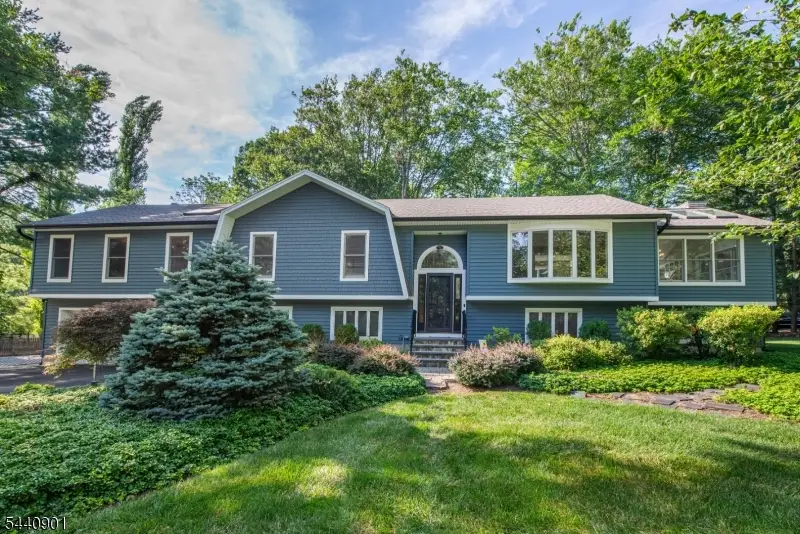 9 Flintlock Dr, Washington, NJ 07853 - #1