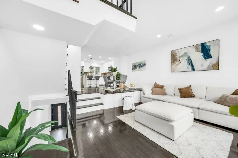 20 Veterans Way, Edgewater, NJ 07020 - #2