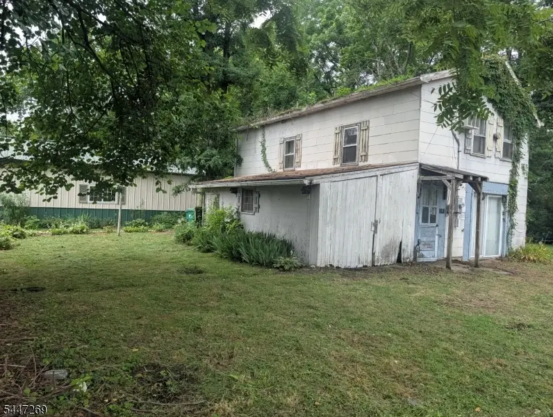 141 4th St, Belvidere, NJ 07823 - #1