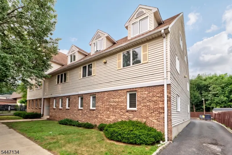 14-18 Lawrence St #3A, Watsessing, NJ 07003 - #2