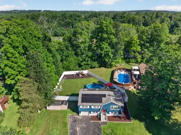2 Vivian Plz, Andover Twp., NJ 07860