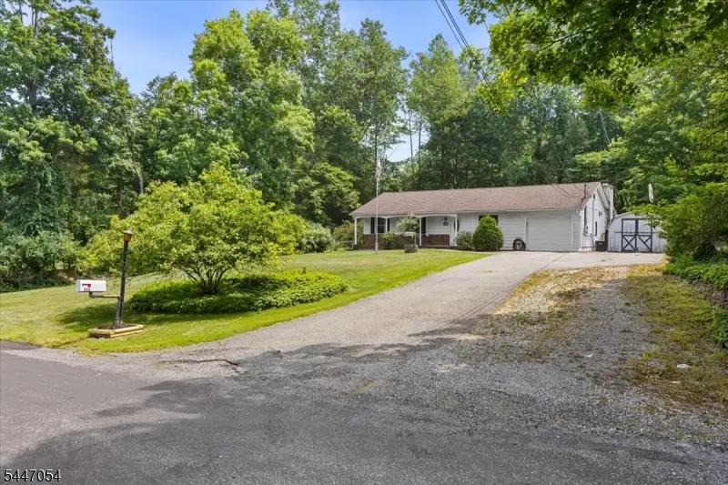 958 Cedar Dr, Stillwater, NJ 07860 - #1