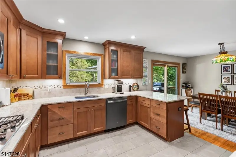965 Edgewood Dr, Stillwater, NJ 07860 - #3