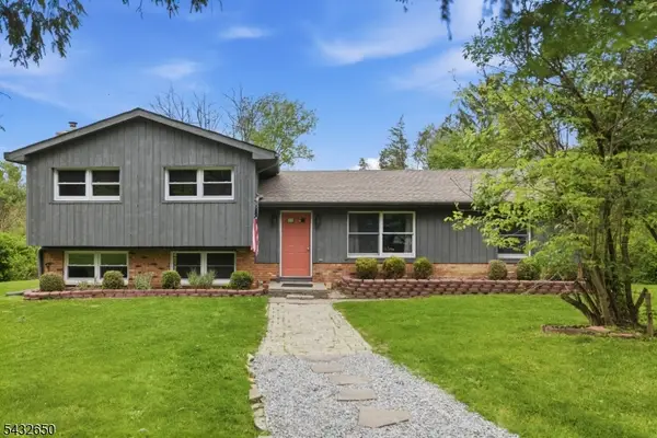 3 Lew May Dr, Andover Twp., NJ 07860