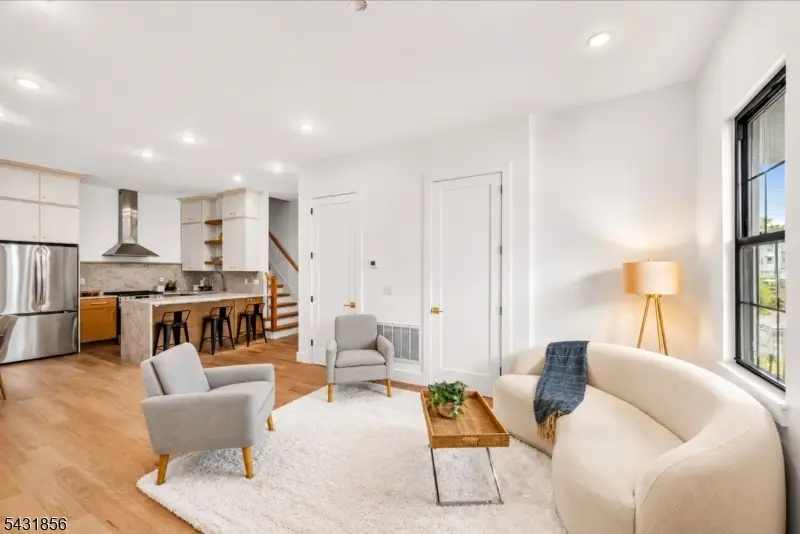 113.5 Oak St #1, Jersey City, NJ 07304 - #1