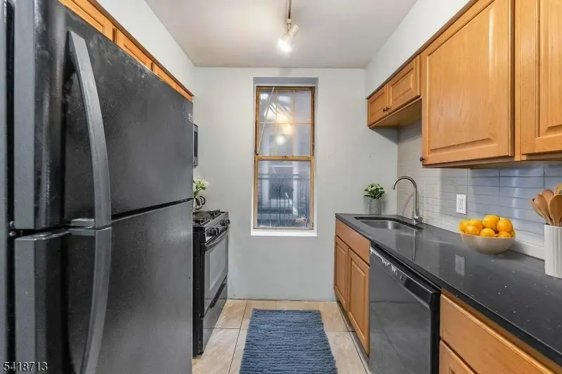 250 Clendenny Ave #4, Jersey City, NJ 07304 - #3