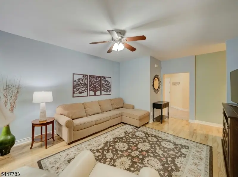 7 Old Orchard Ct, Clinton, NJ 08809 - #3
