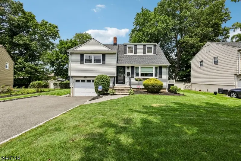 26 Westland Rd, Verona, NJ 07044 - #1
