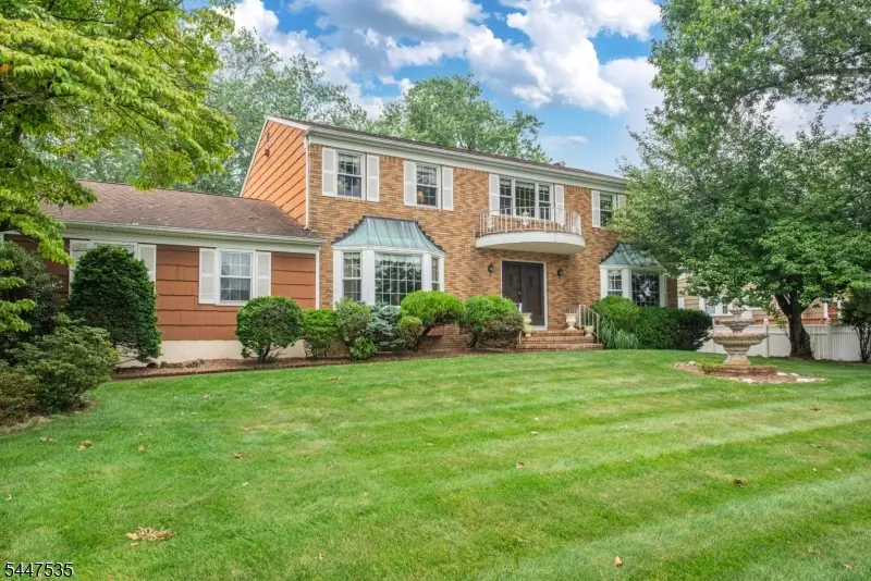 21 Bates Dr, Fairfield, NJ 07004 - #1